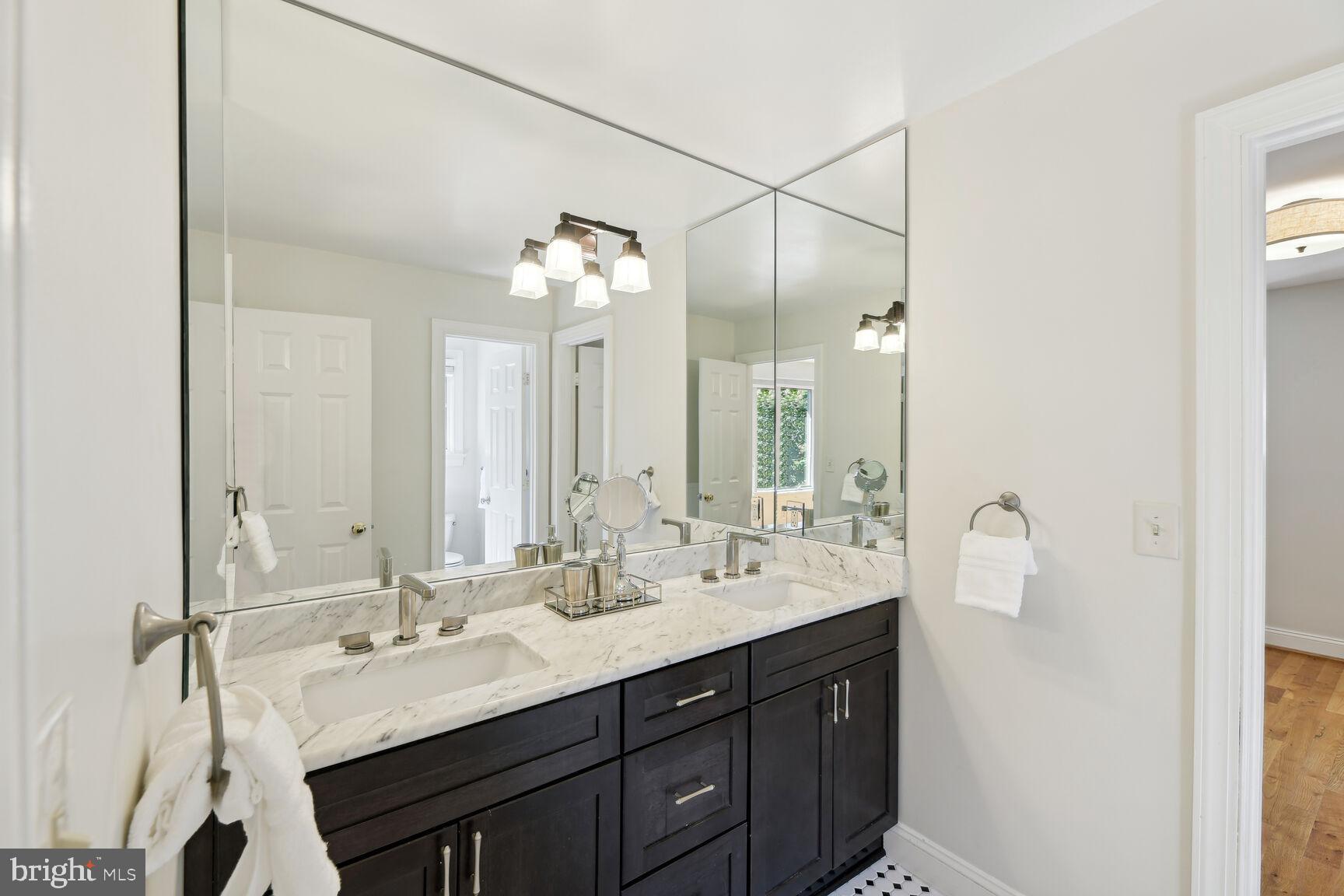 KENWOOD PARK - Residential