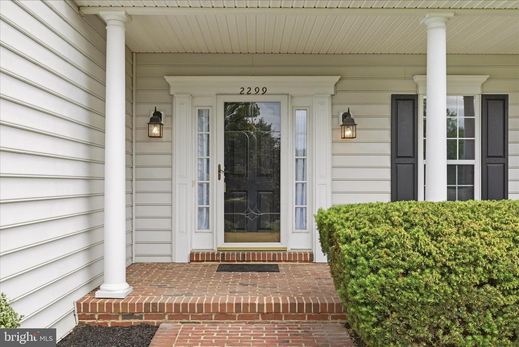 Photo of 2299 Hitchcock Drive, RESTON, VA 20191 (MLS # VAFX2310600)