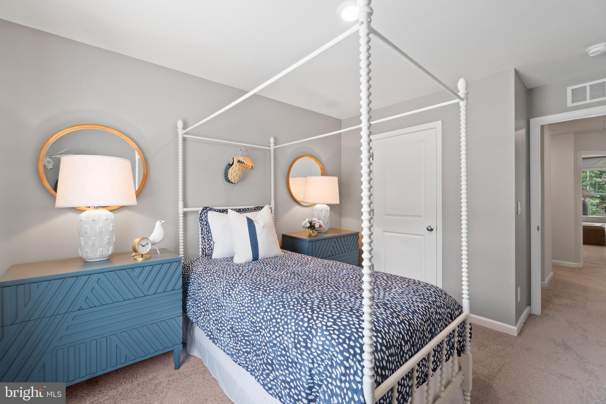 COYOTE RUN - Residential