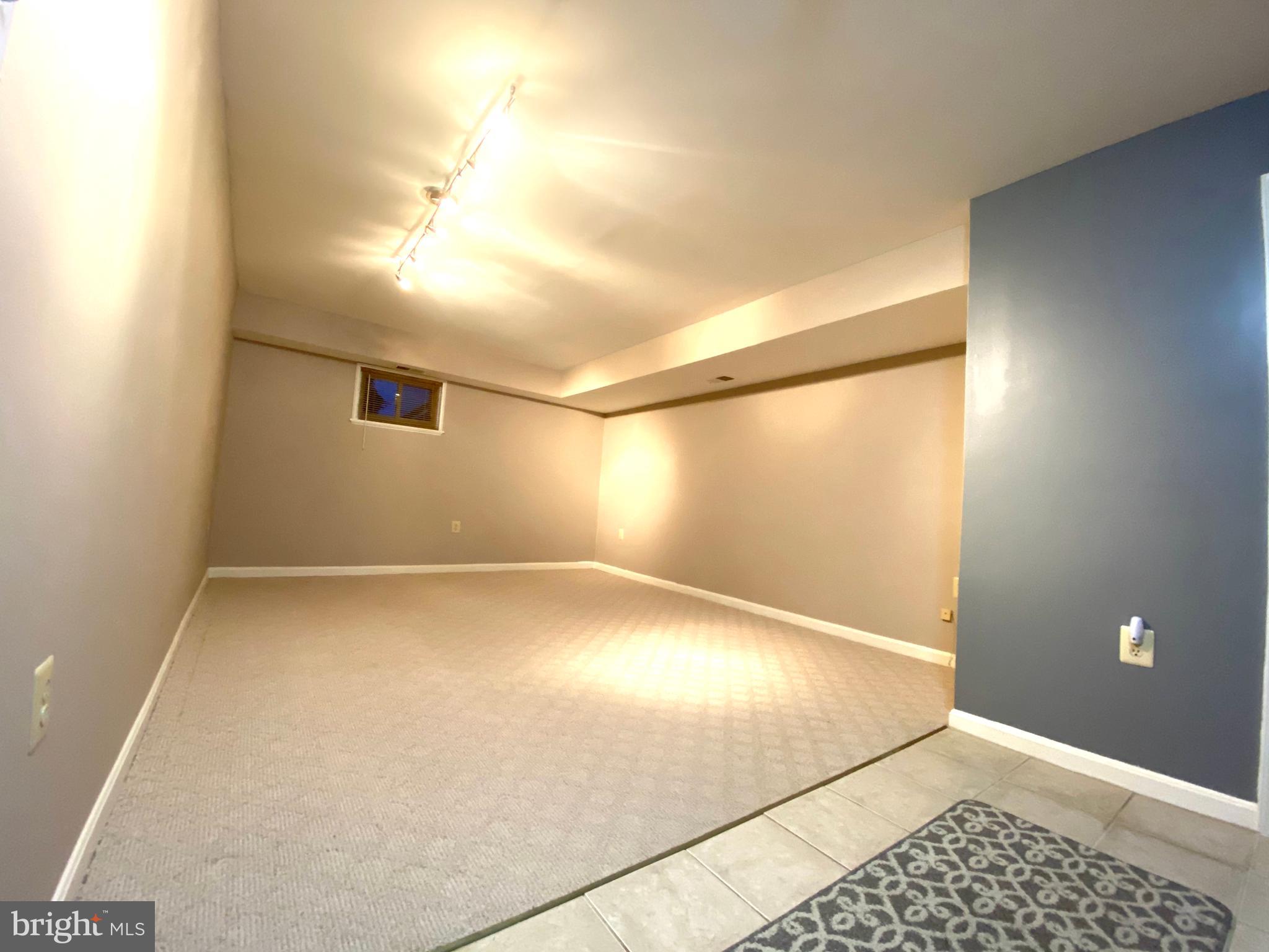 AFTON GLEN - Residential Lease