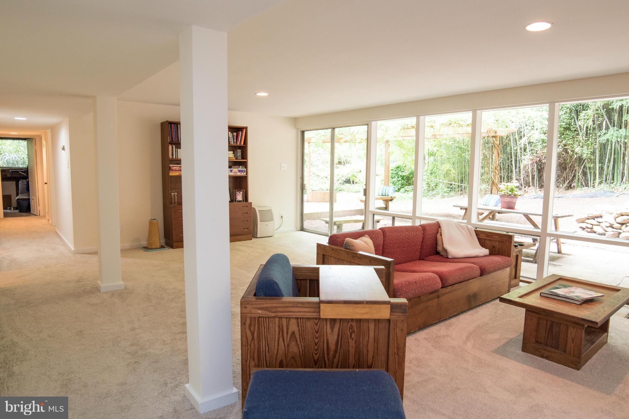 HOLLIN HILLS - Residential