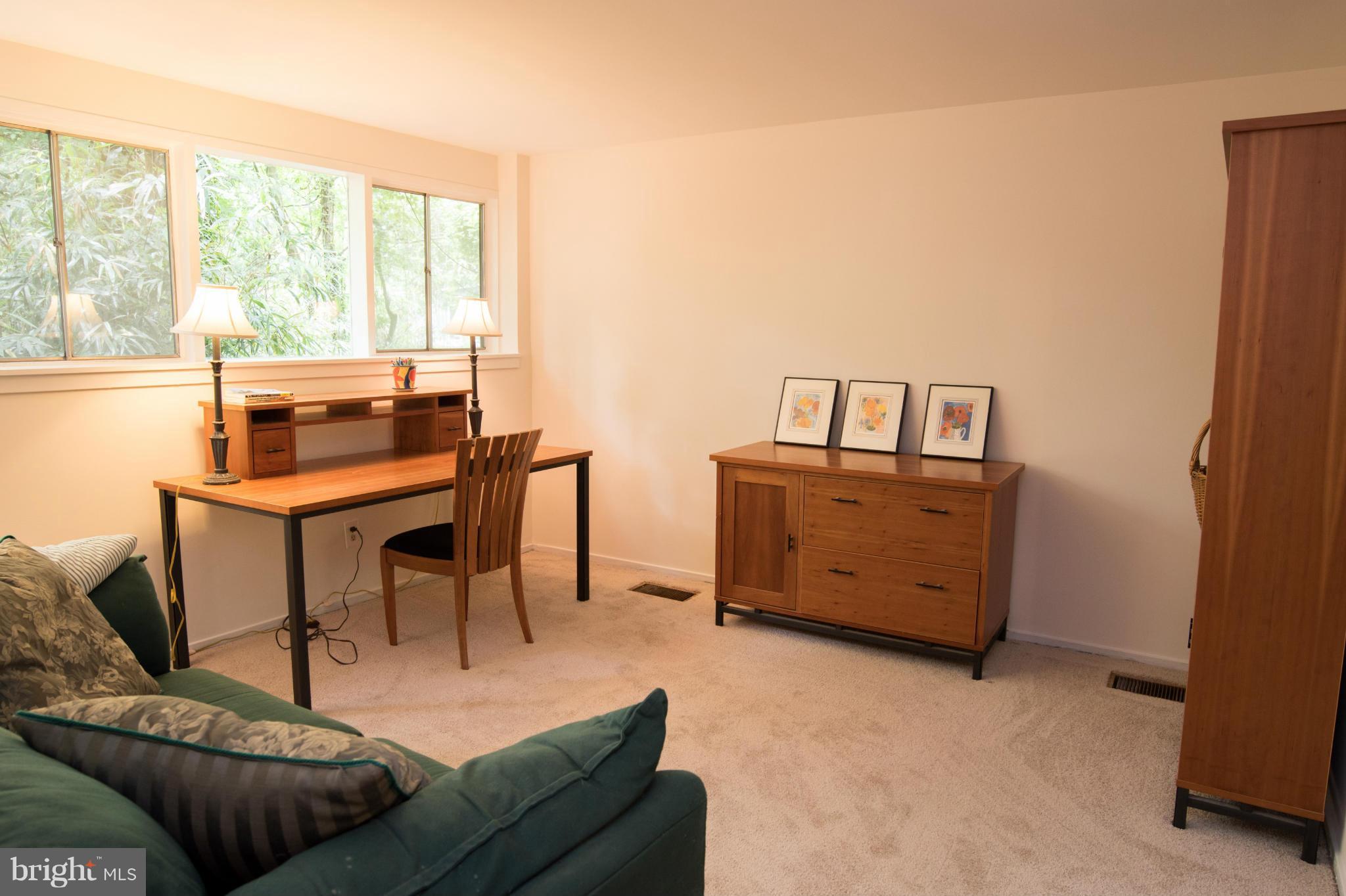 HOLLIN HILLS - Residential