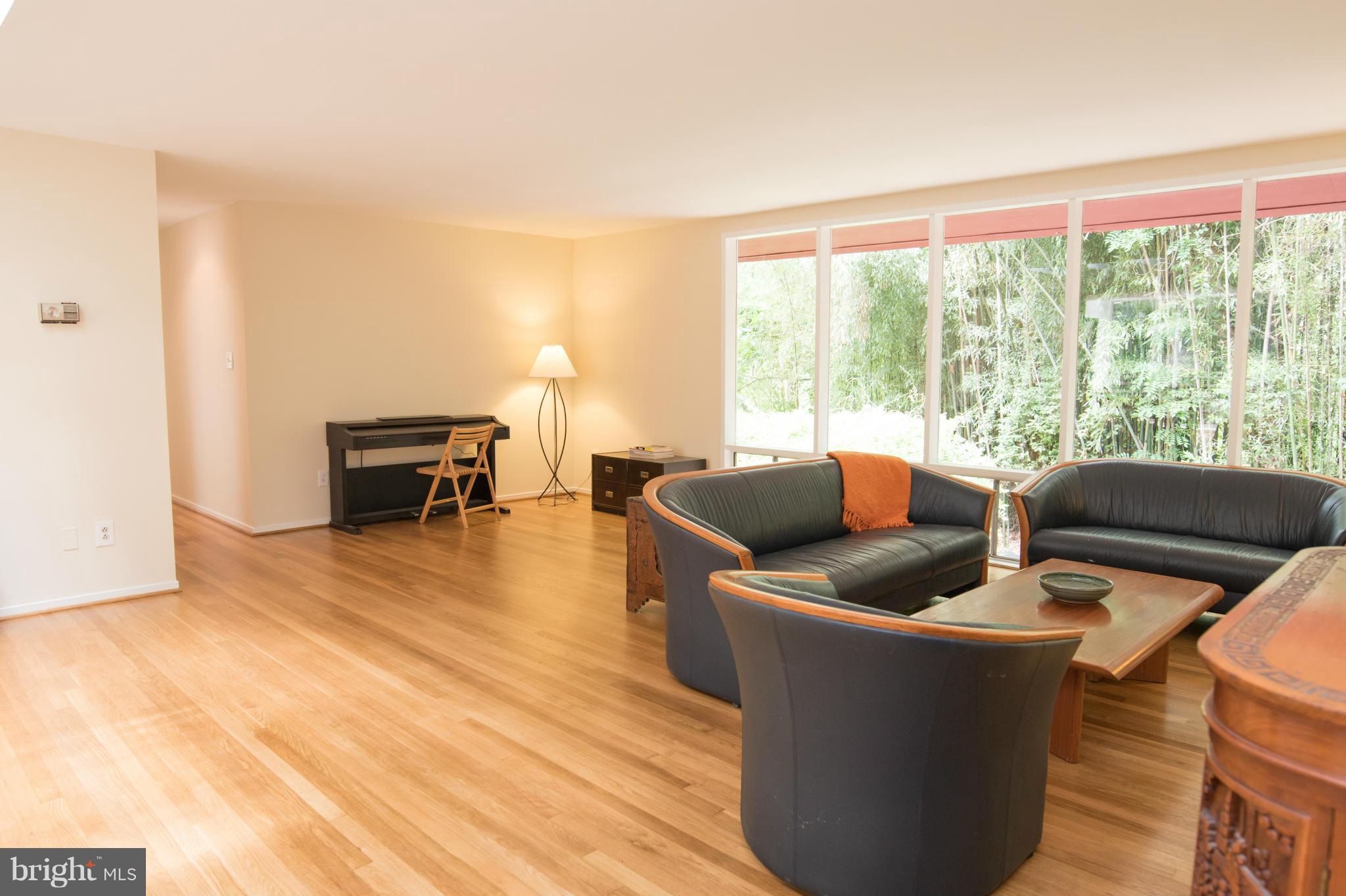 HOLLIN HILLS - Residential