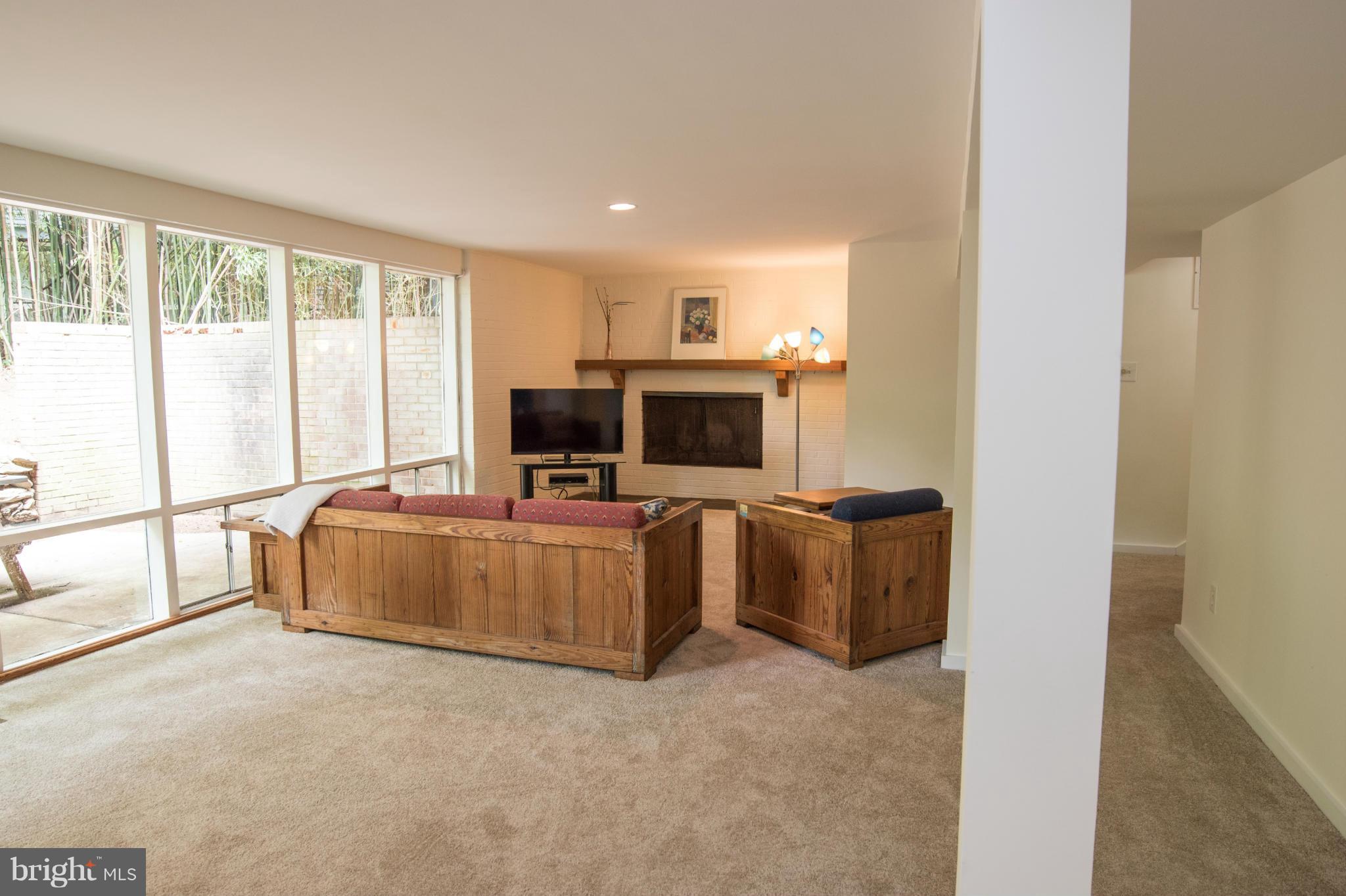 HOLLIN HILLS - Residential