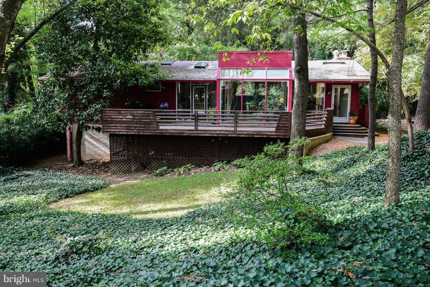 Priced below tax assessment, this 3500 SF, 2 level contemporary is an amazing value. Sweeping views, walls of windows, terrific indoor/outdoor flow, atrium addition. Highlights include expanded master bedroom suite with walk-in closet, updated bathrooms, LL family room, hardwood floors, new furnace, extra storage space and multiple decks with built-in seating.