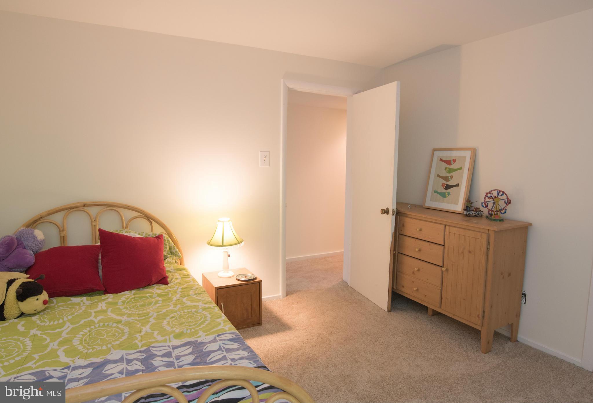 HOLLIN HILLS - Residential