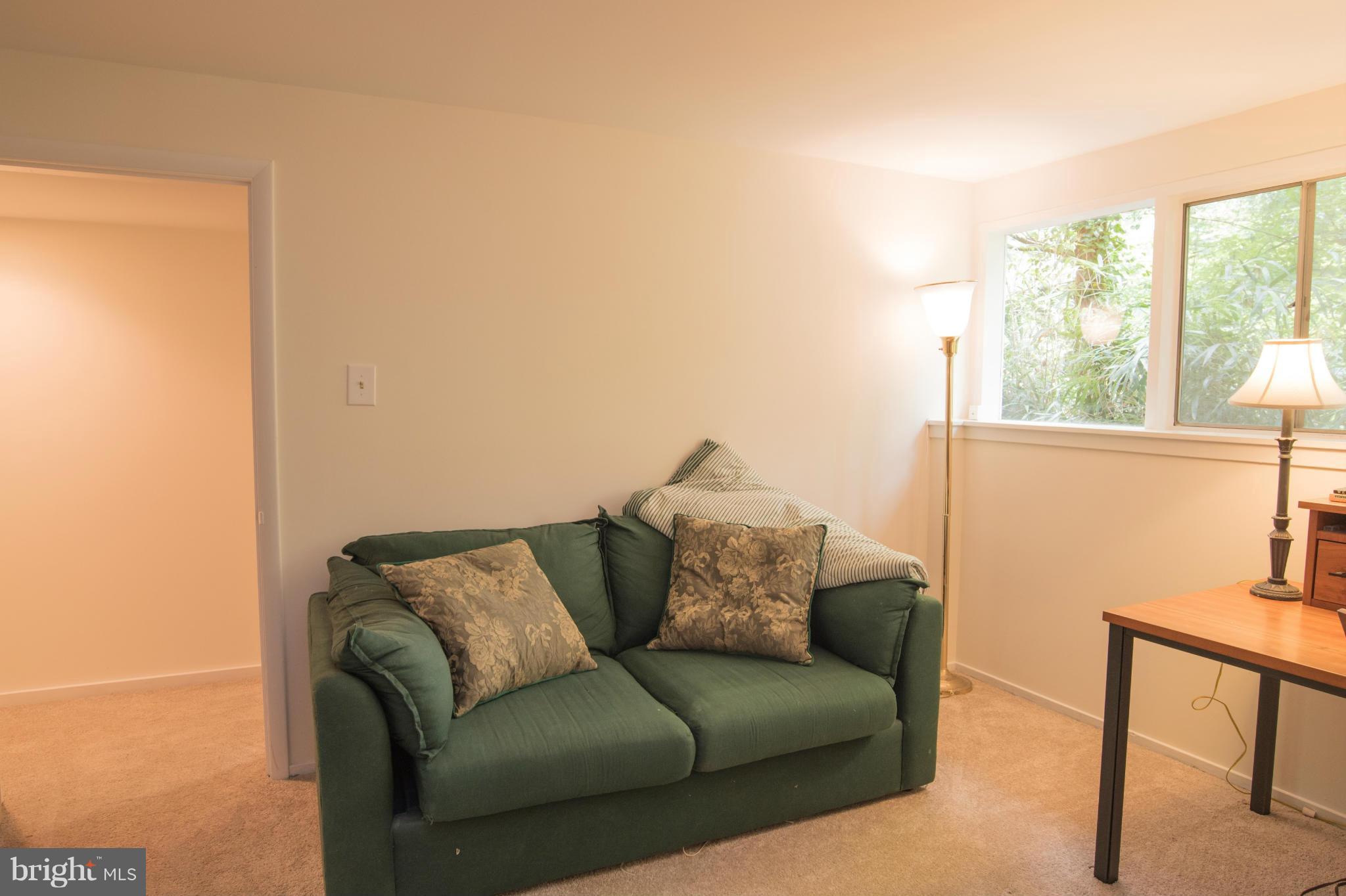 HOLLIN HILLS - Residential