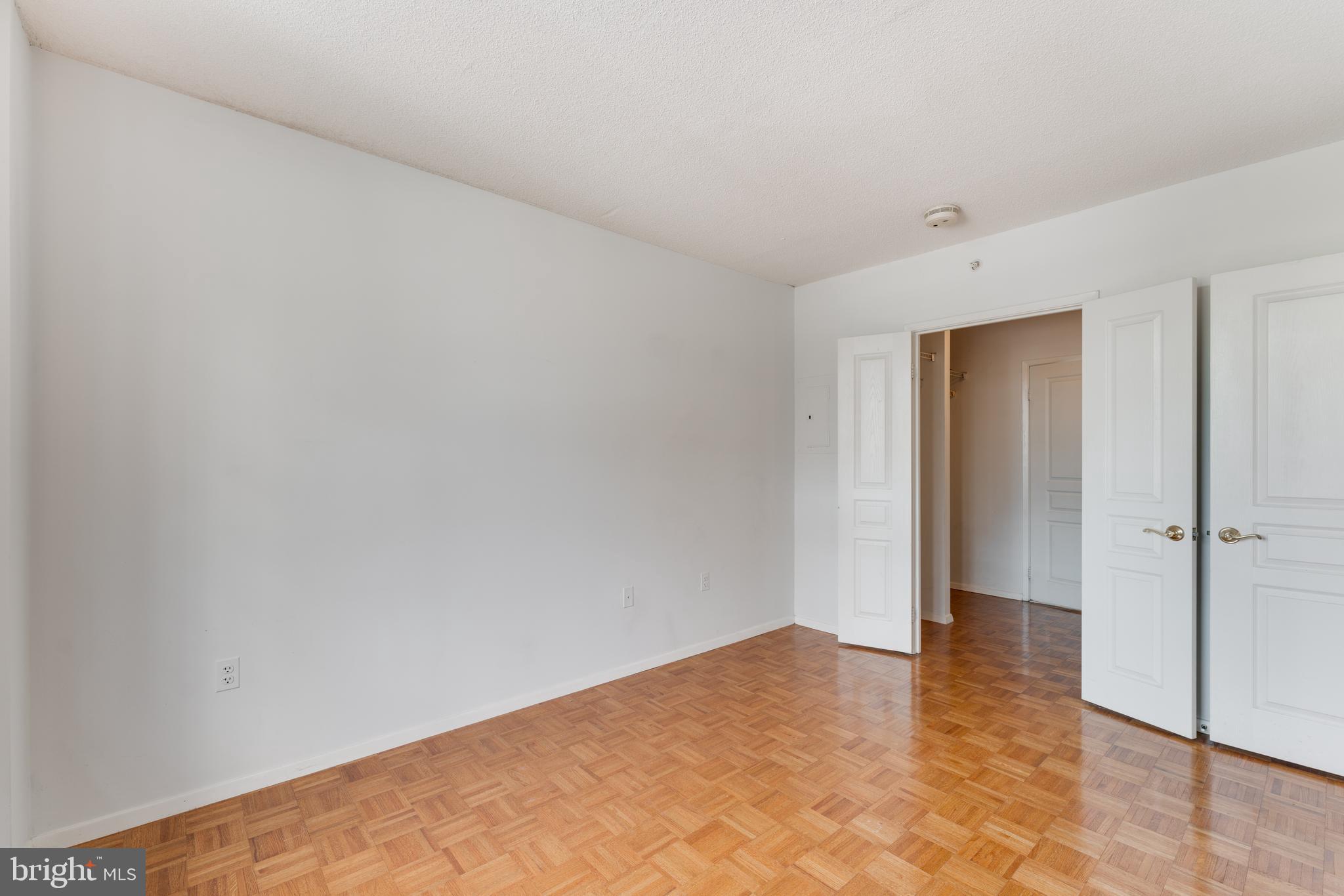 CRESCENT PLAZA - Residential Lease