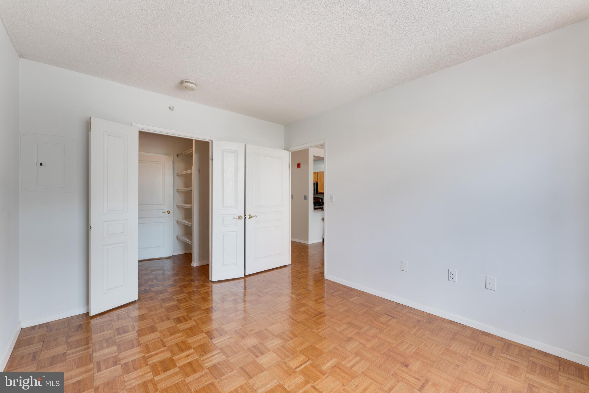 CRESCENT PLAZA - Residential Lease