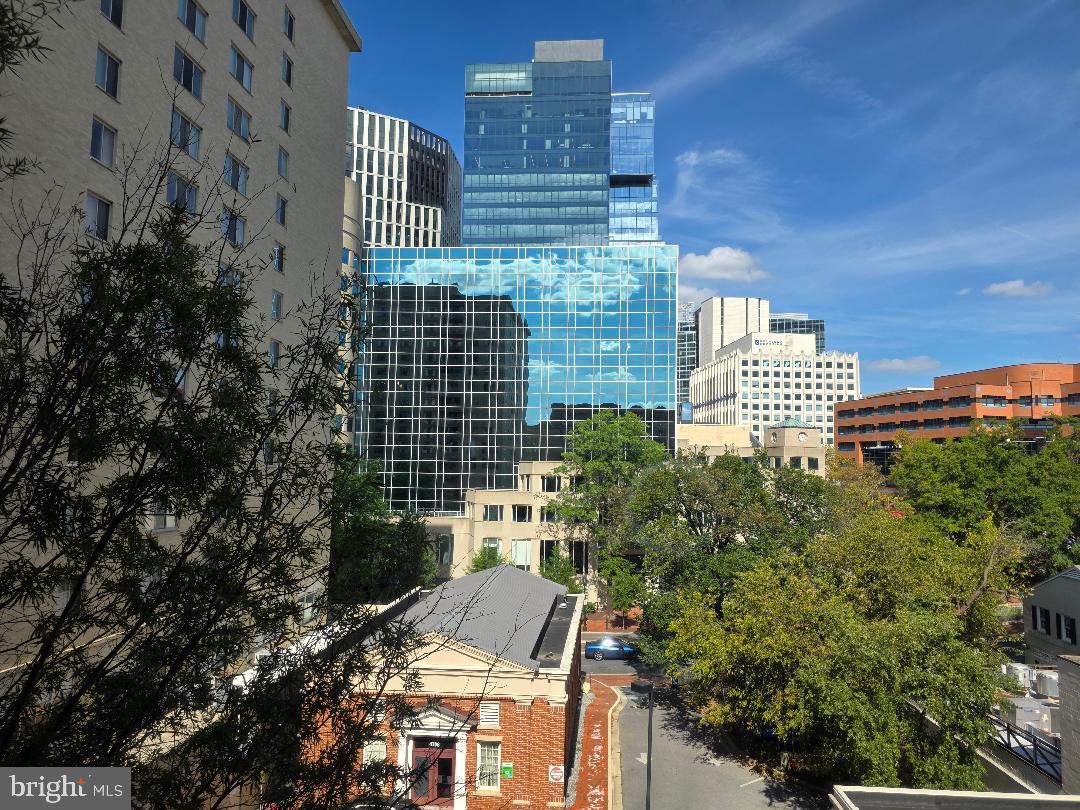 CRESCENT PLAZA - Residential Lease