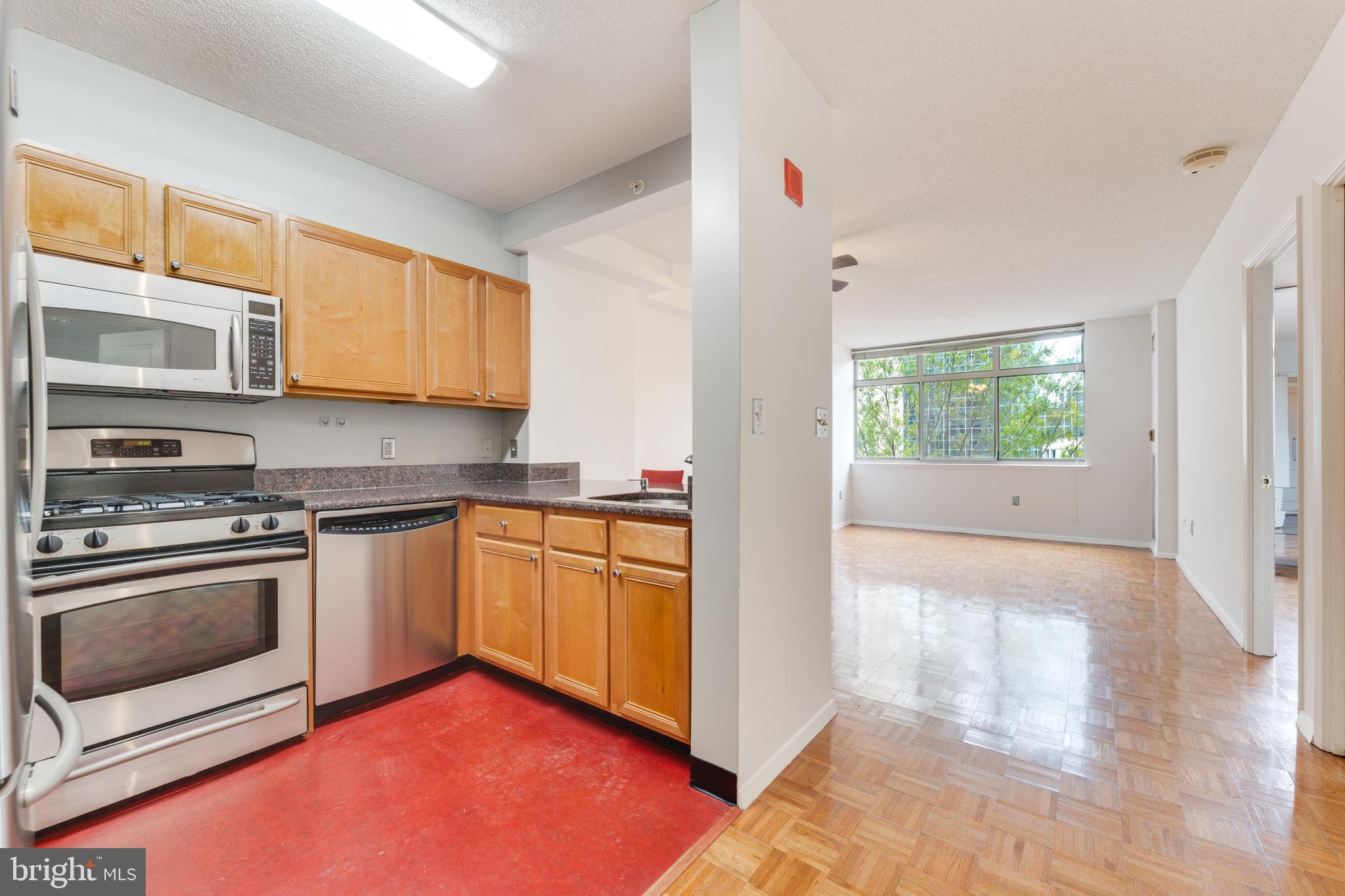 CRESCENT PLAZA - Residential Lease