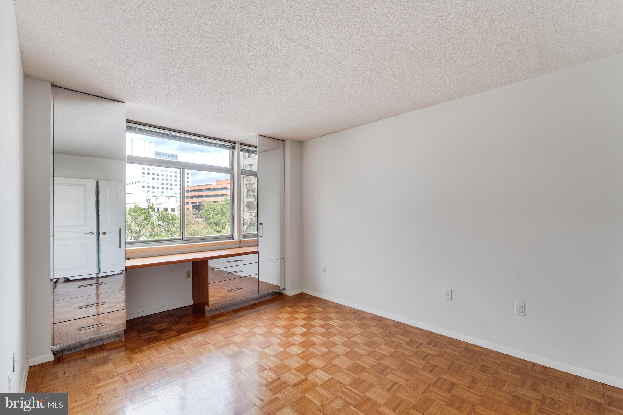 CRESCENT PLAZA - Residential Lease