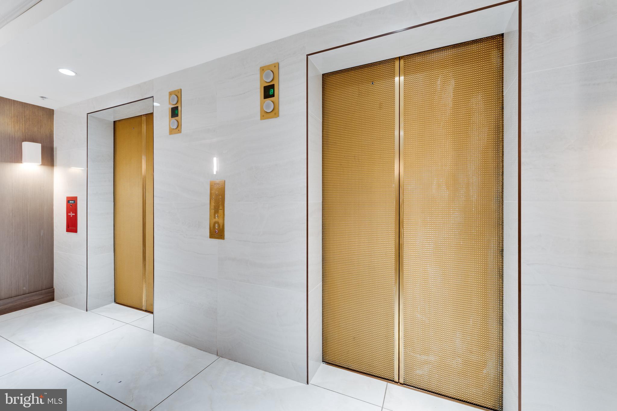 CRESCENT PLAZA - Residential Lease