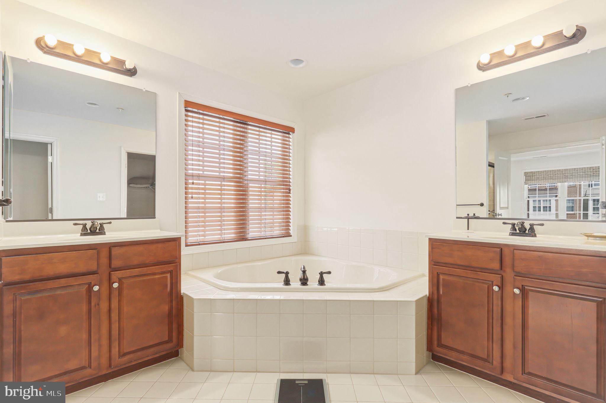 POPLAR RUN - Residential
