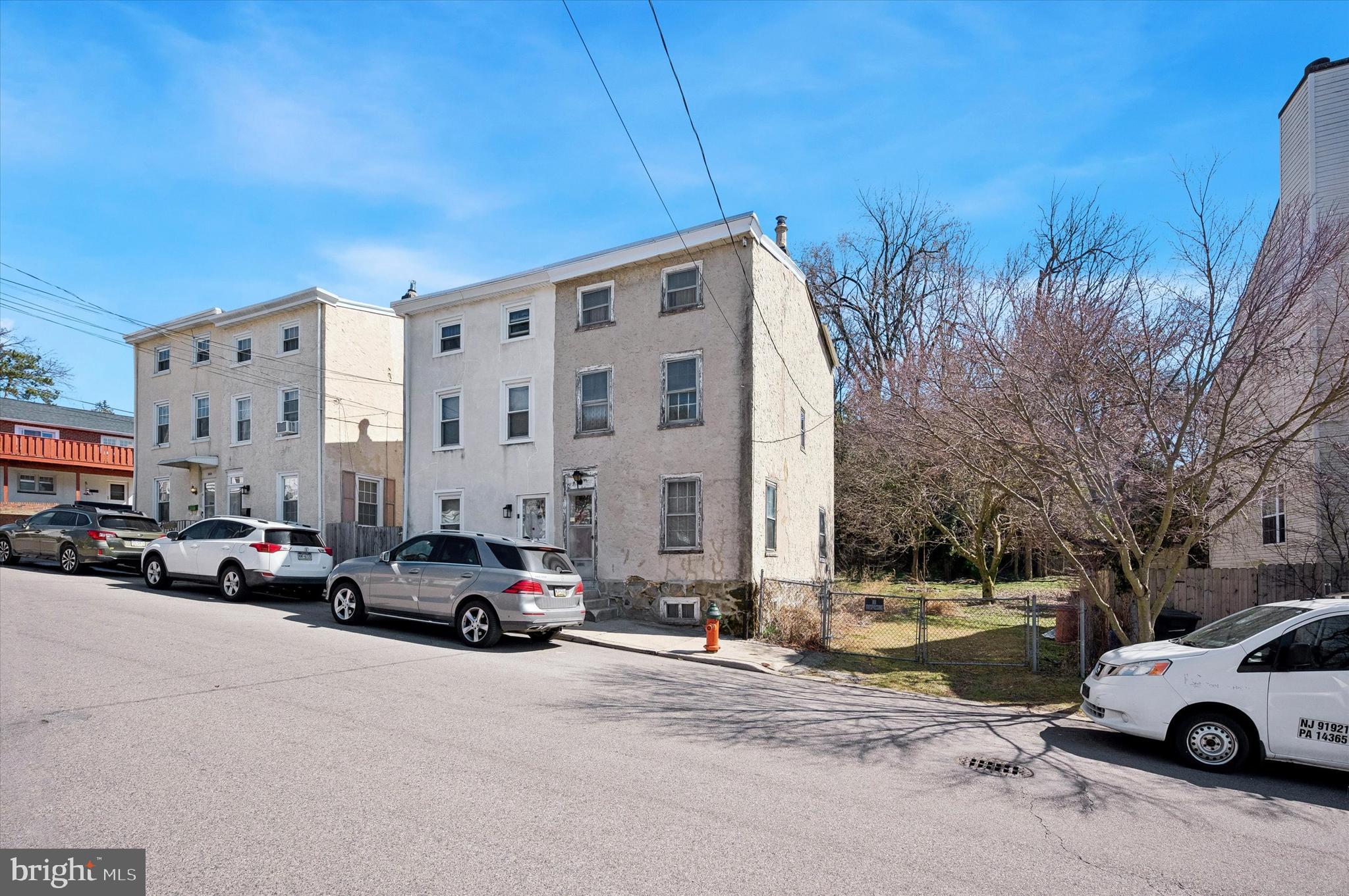 ROXBOROUGH - Residential