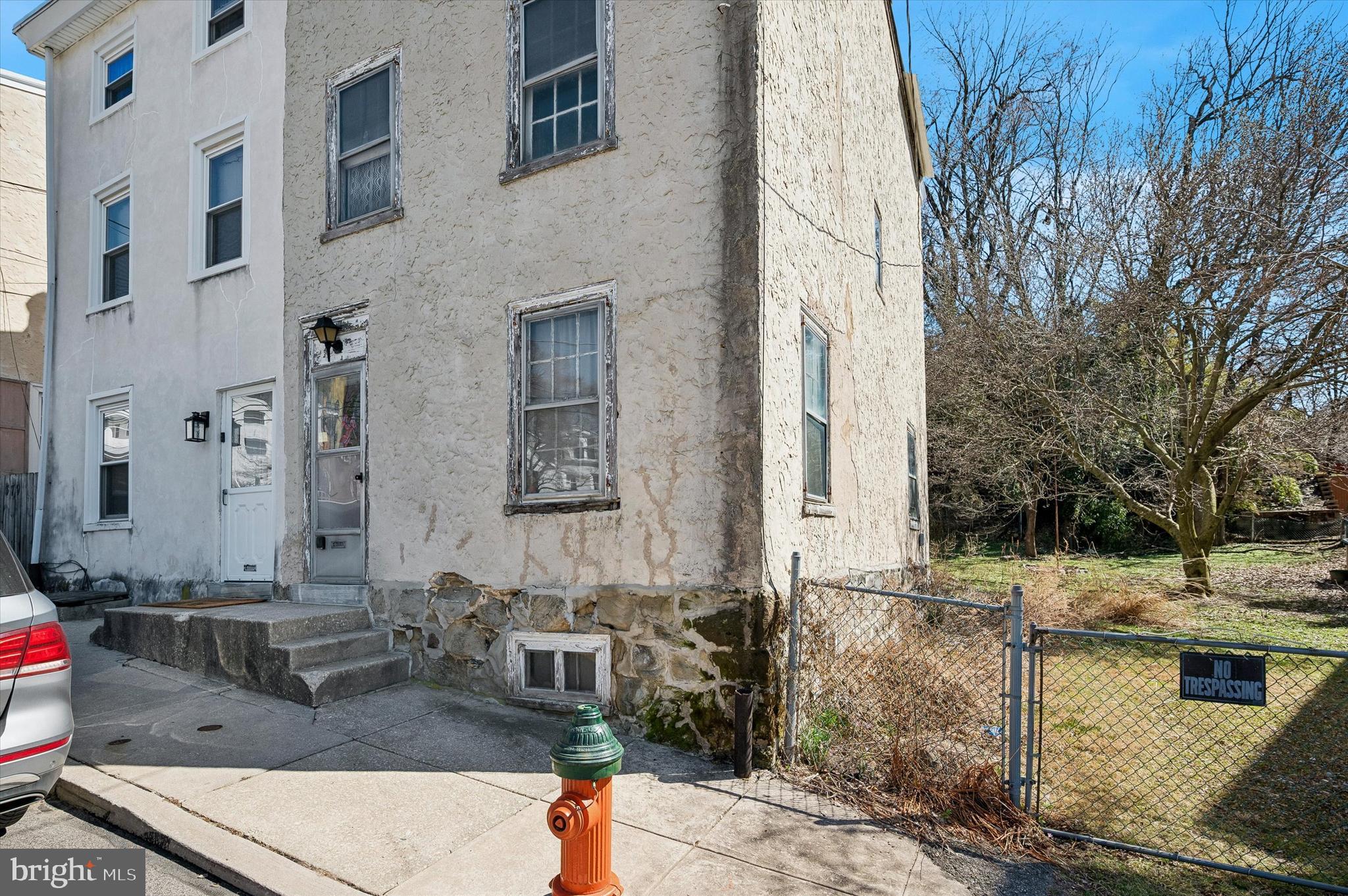 ROXBOROUGH - Residential