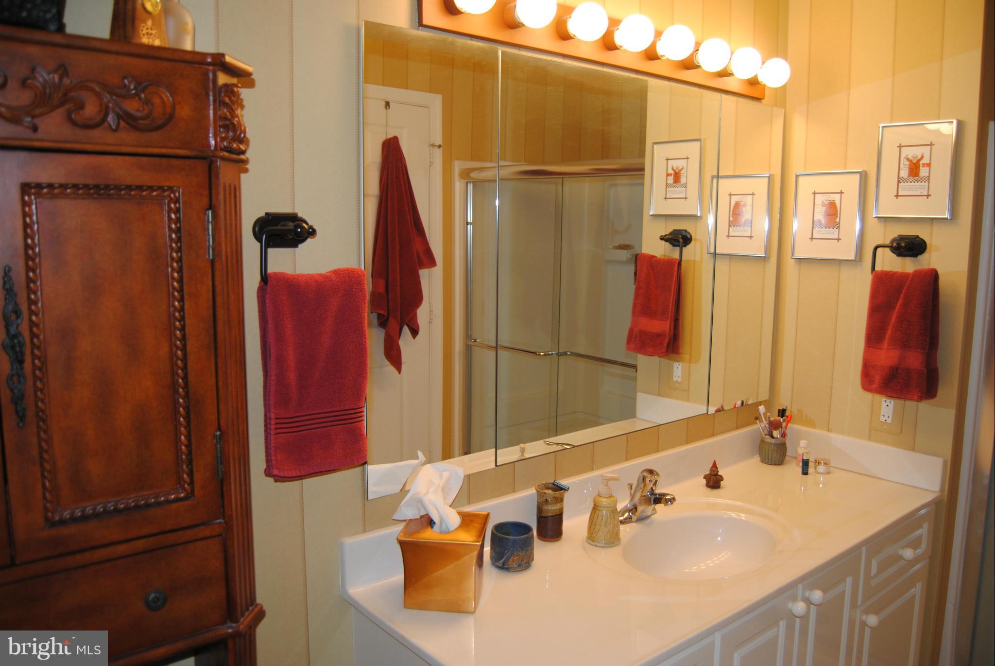 LANSDOWNE WOODS LEISURE WORLD - Residential