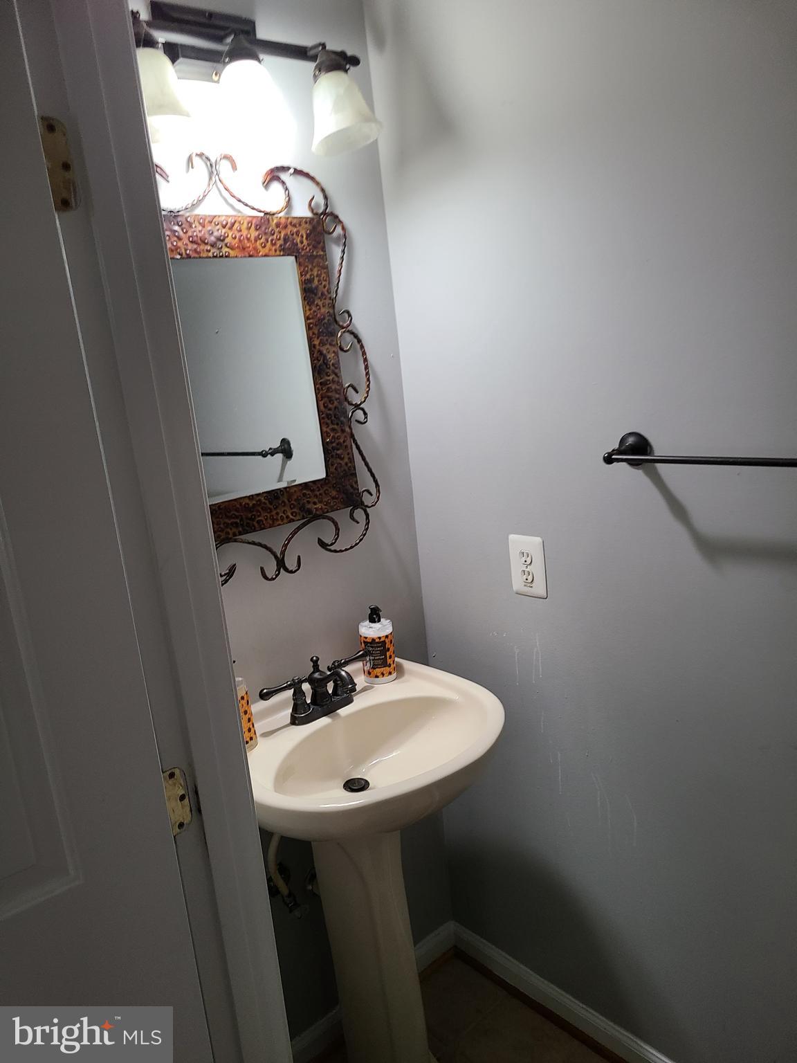 LANDOVER MEWS-PLAT FIVE> - Residential