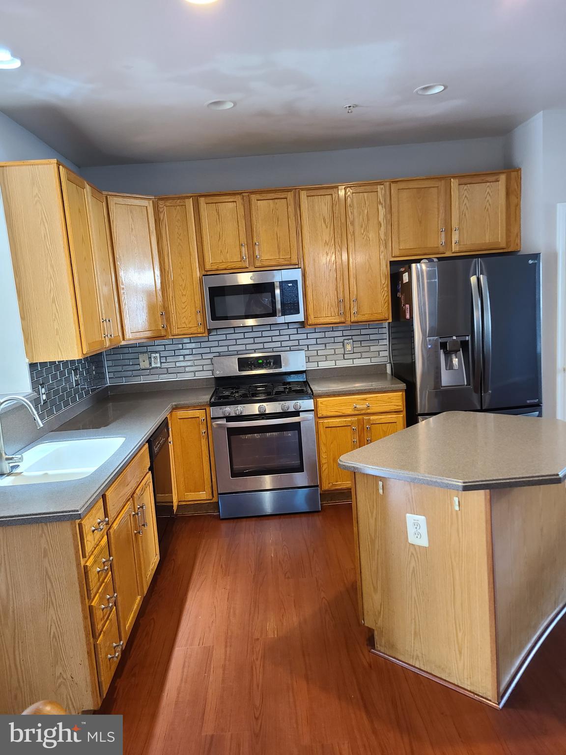 LANDOVER MEWS-PLAT FIVE> - Residential