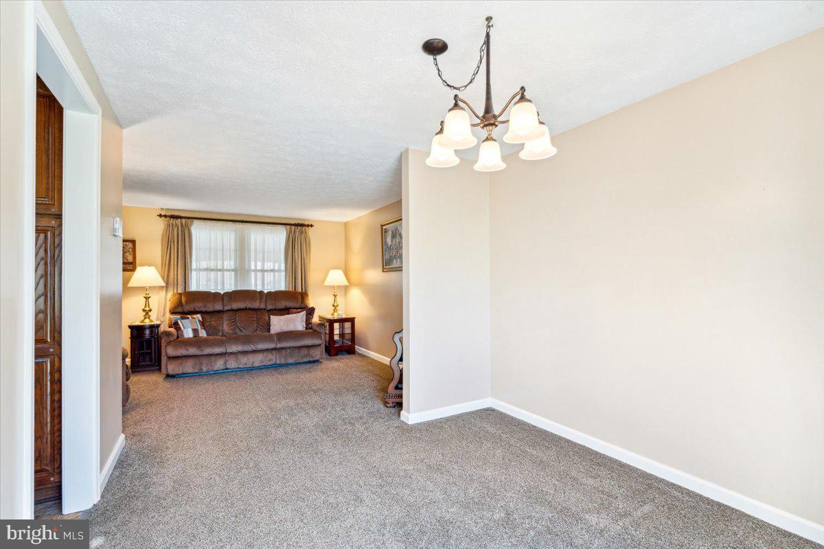 FOUNTAINDALE SOUTH - Residential