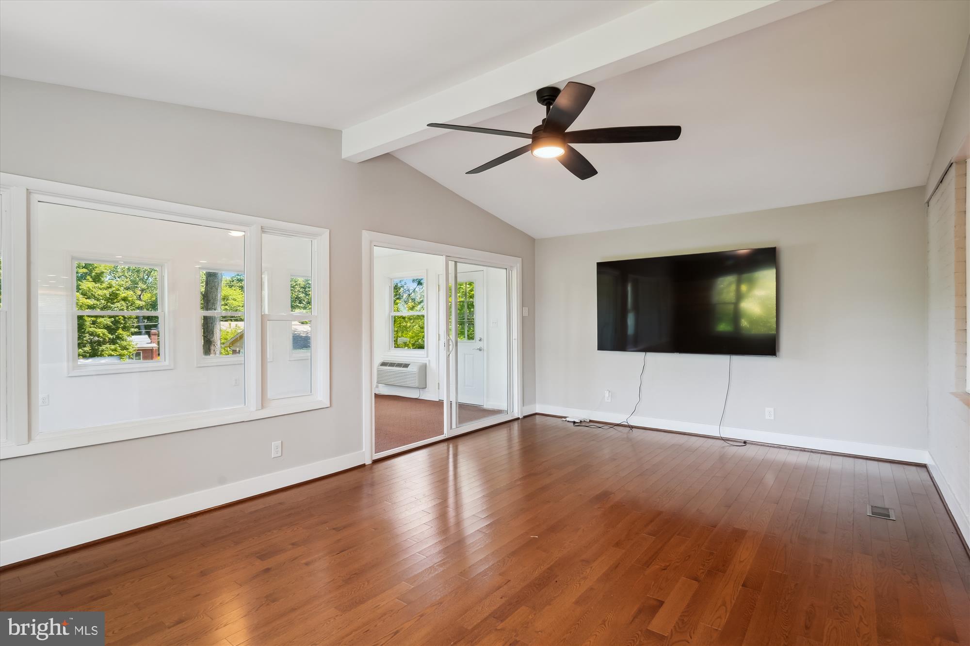 ROCK CREEK PALISADES - Residential Lease