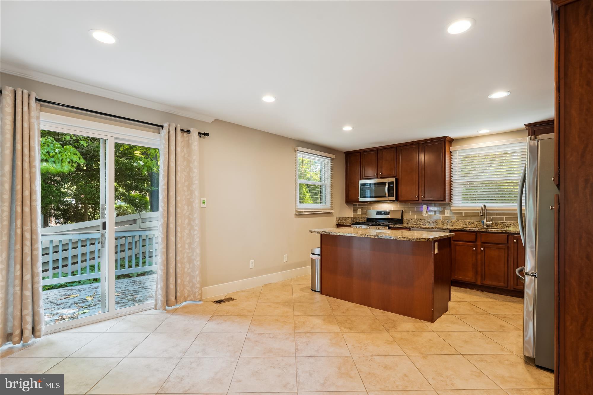 ROCK CREEK PALISADES - Residential Lease