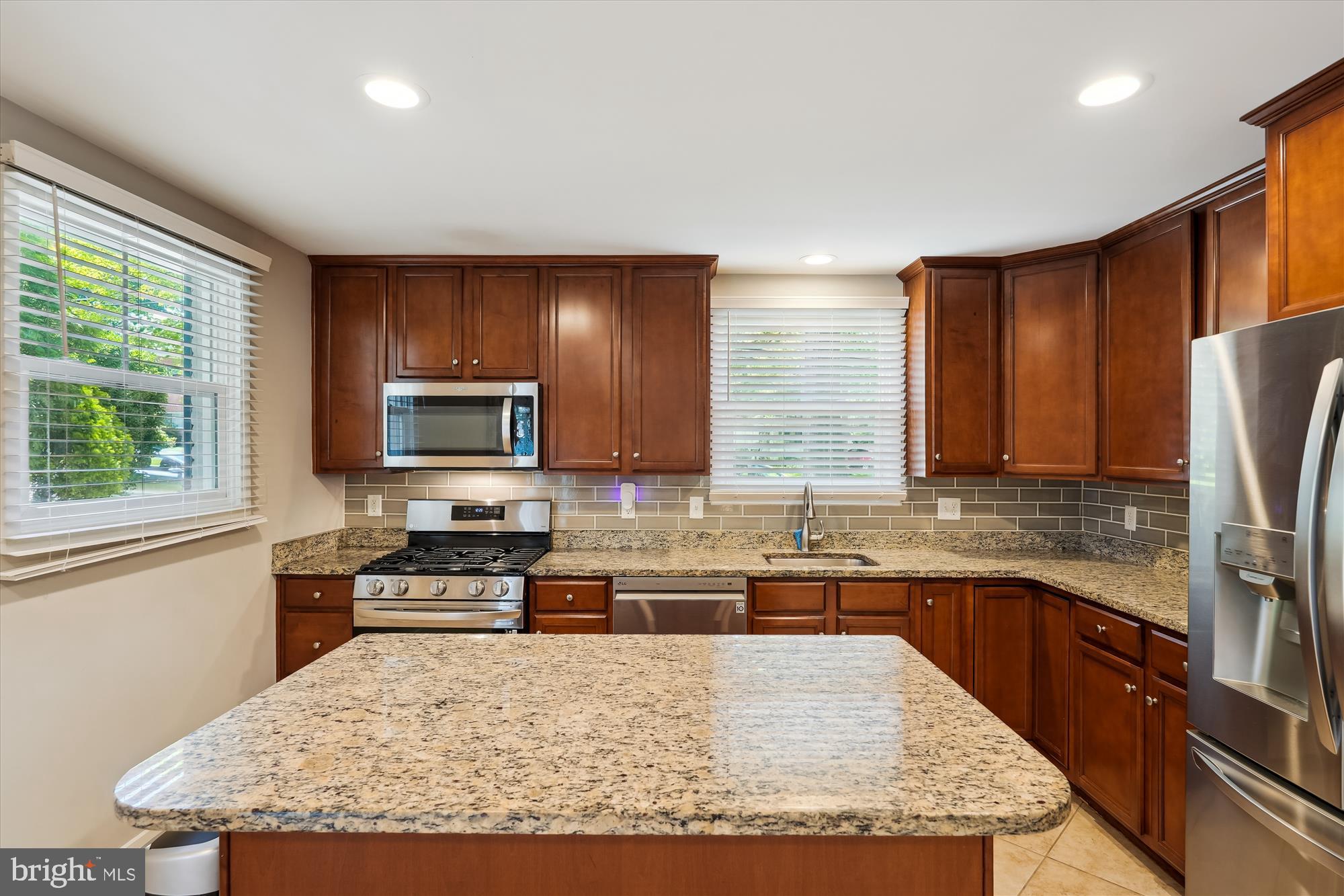 ROCK CREEK PALISADES - Residential Lease