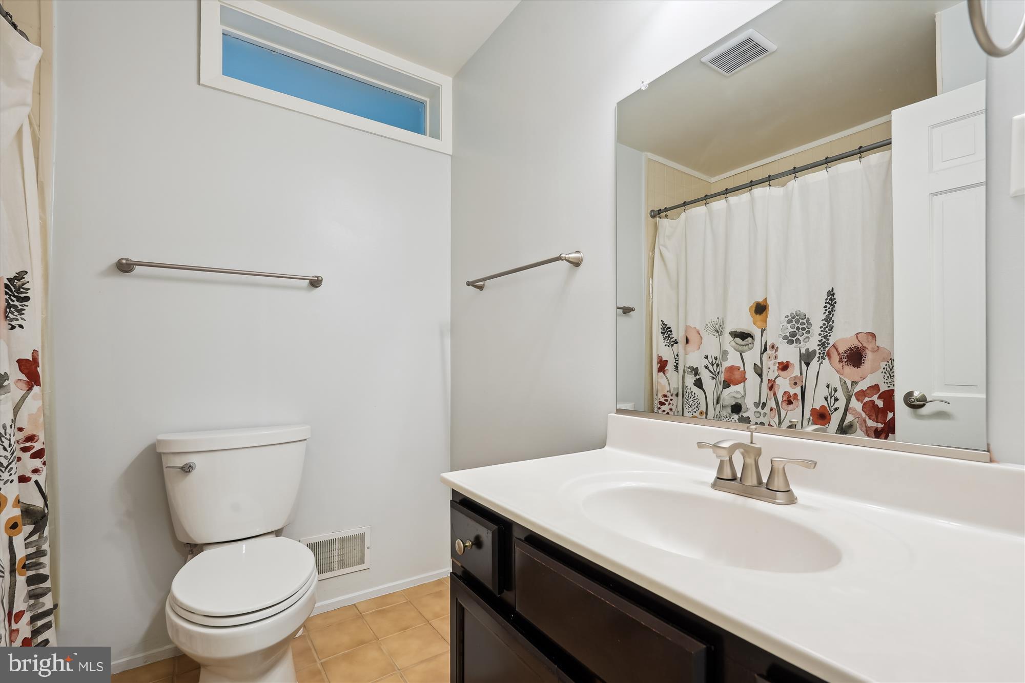 ROCK CREEK PALISADES - Residential Lease