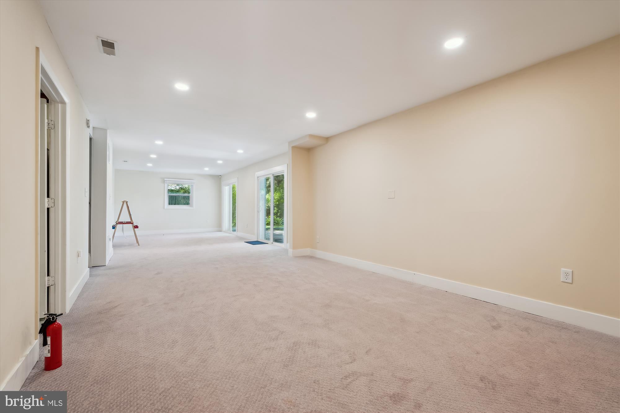 ROCK CREEK PALISADES - Residential Lease