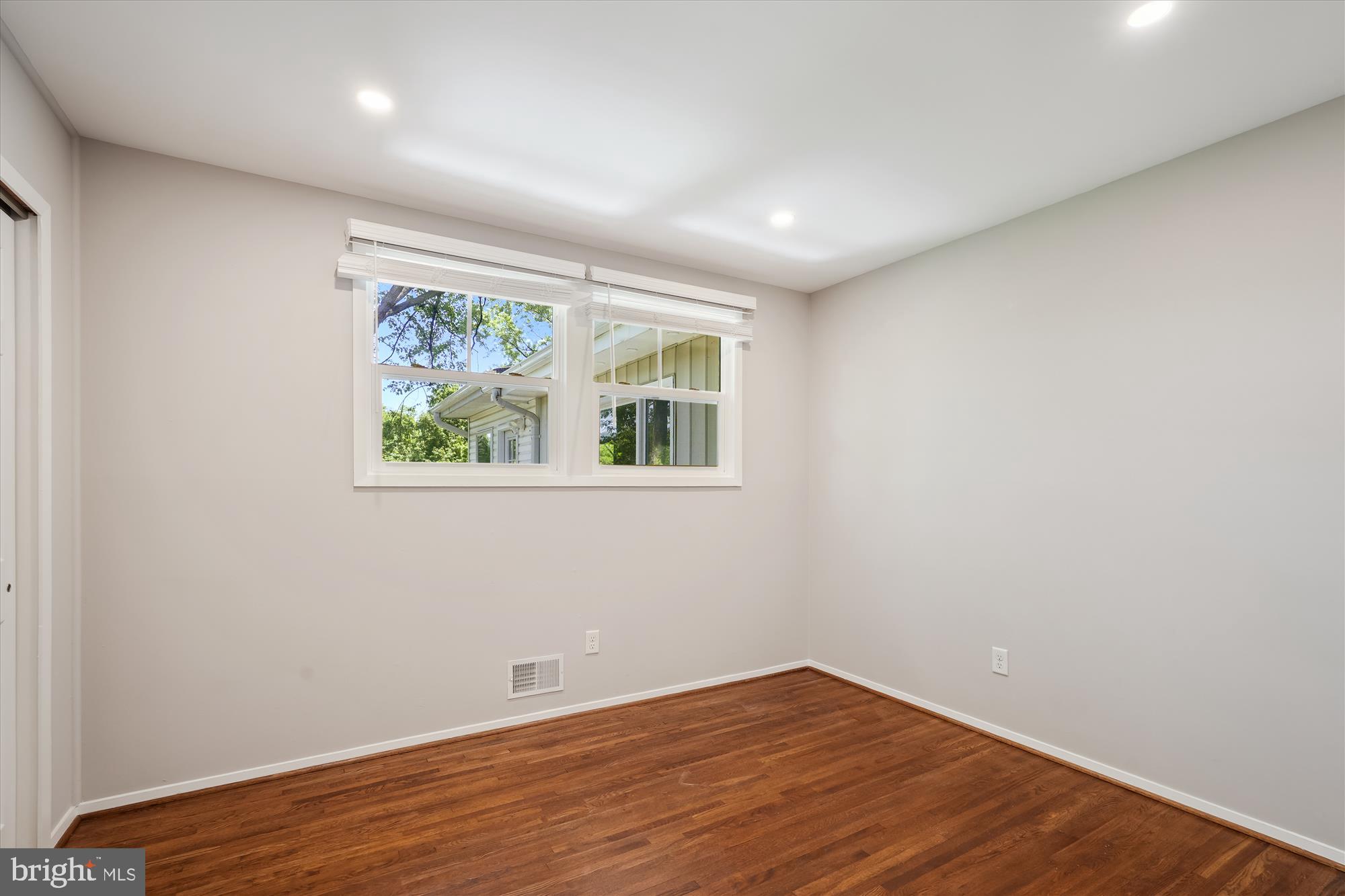 ROCK CREEK PALISADES - Residential Lease