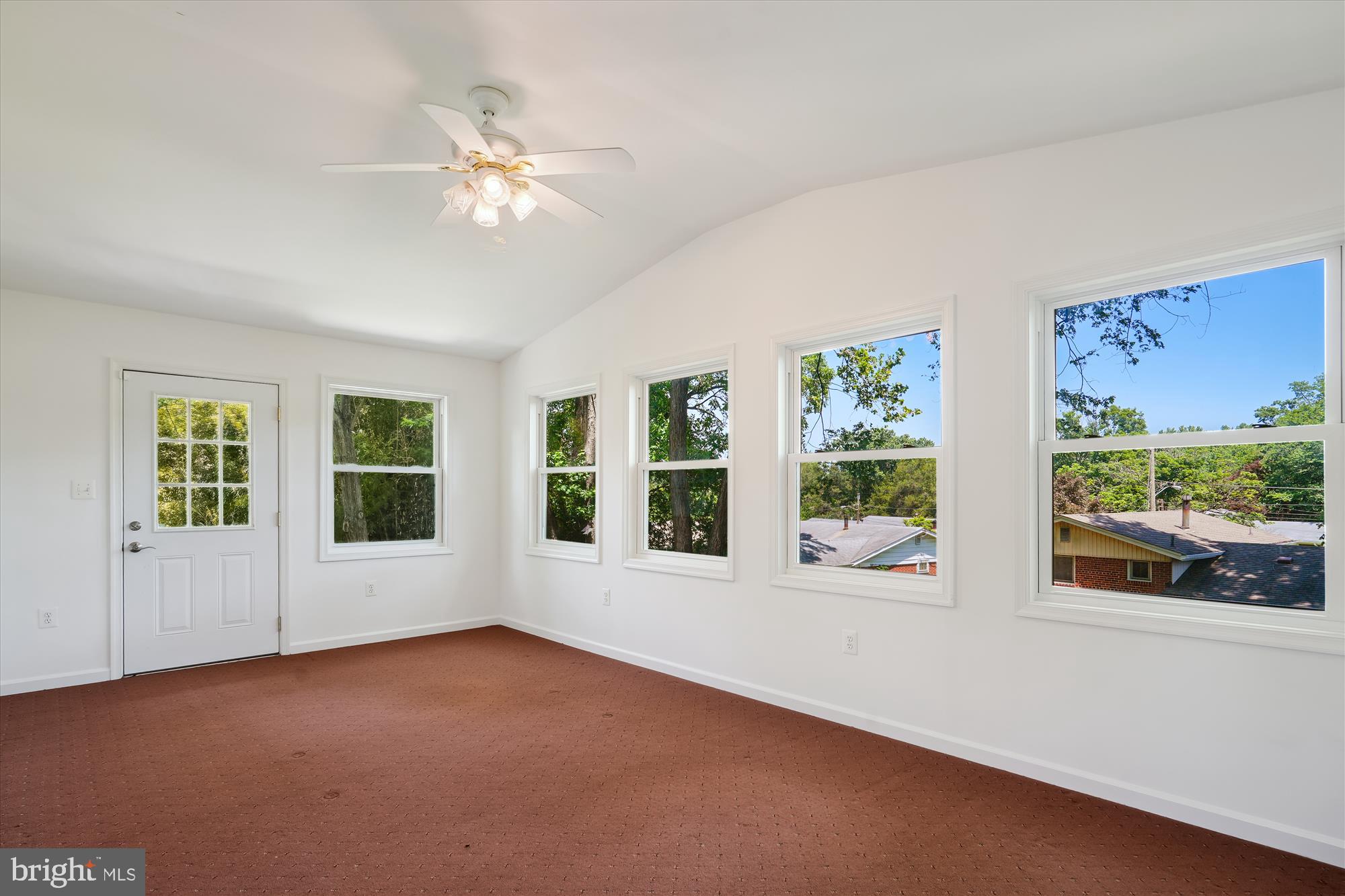 ROCK CREEK PALISADES - Residential Lease