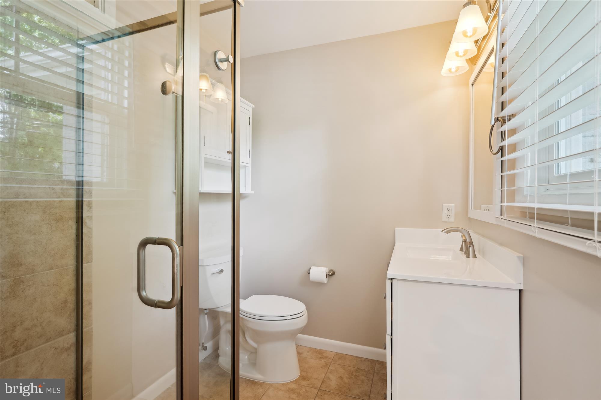 ROCK CREEK PALISADES - Residential Lease