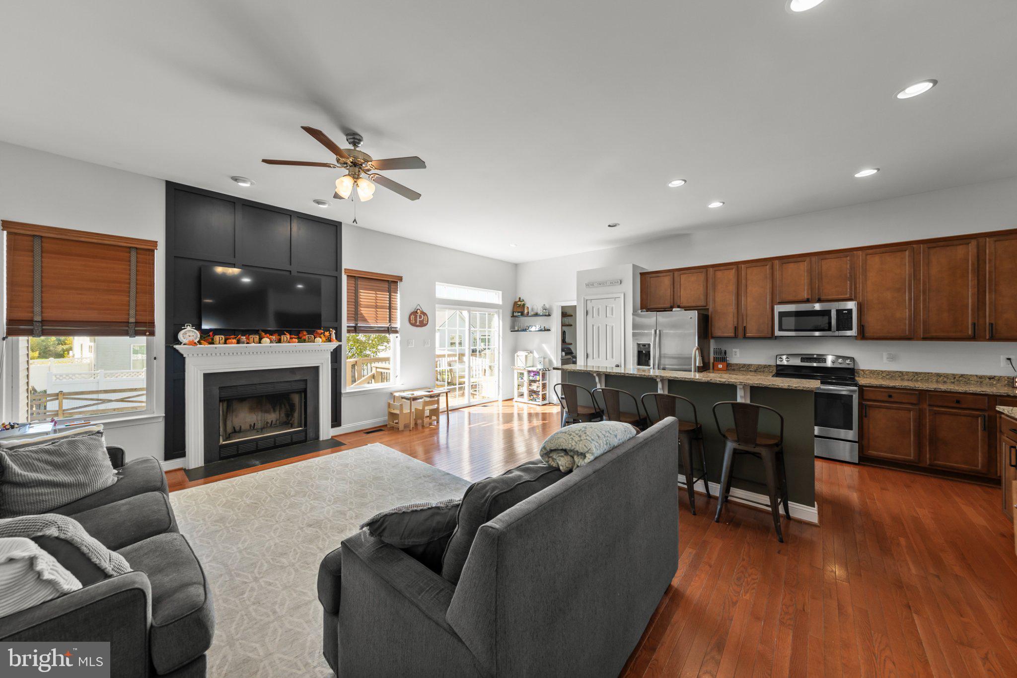 82 SERPENTINE WAY