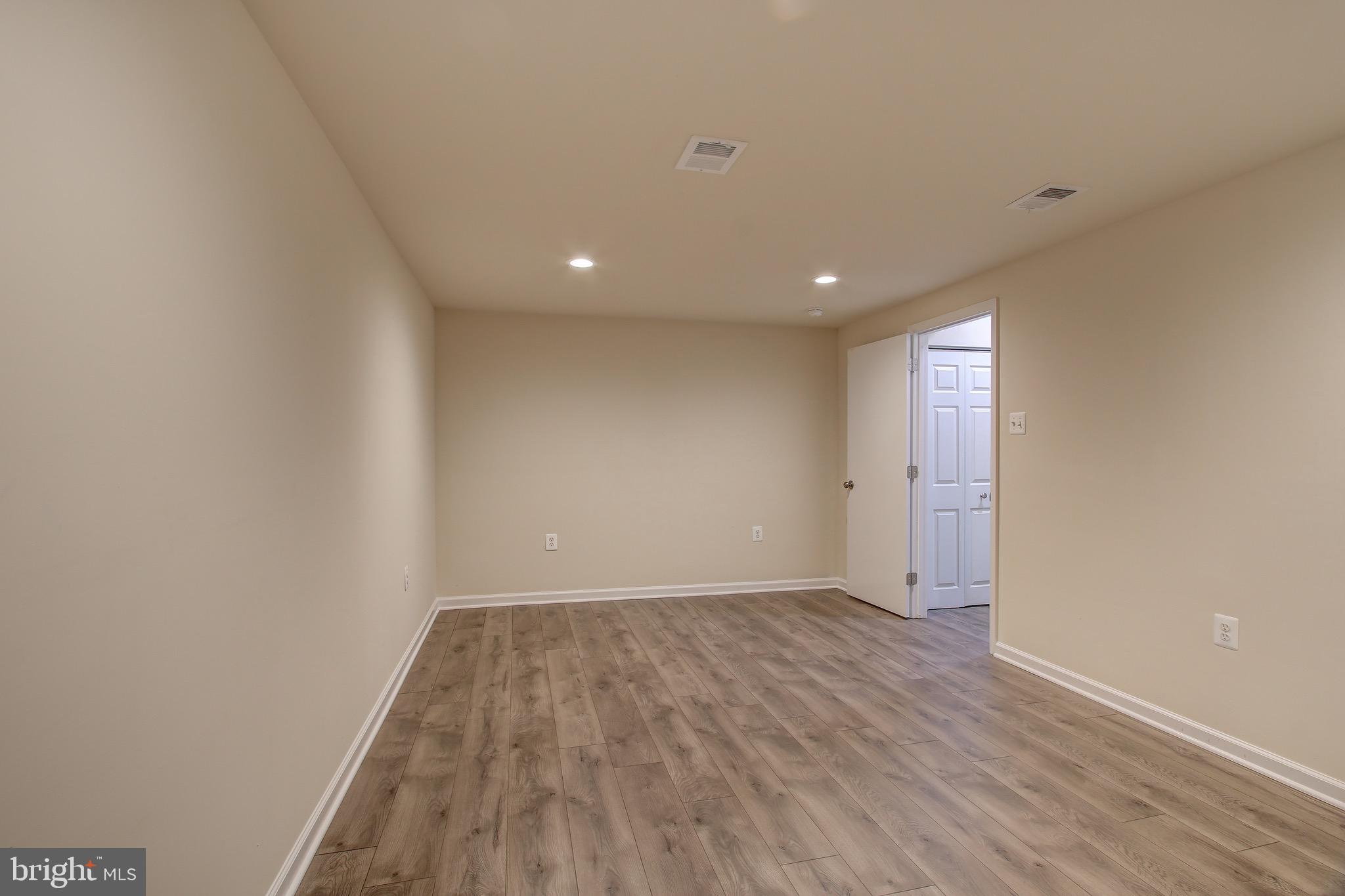 WOODMARK OF LAKE RIDGE - Residential