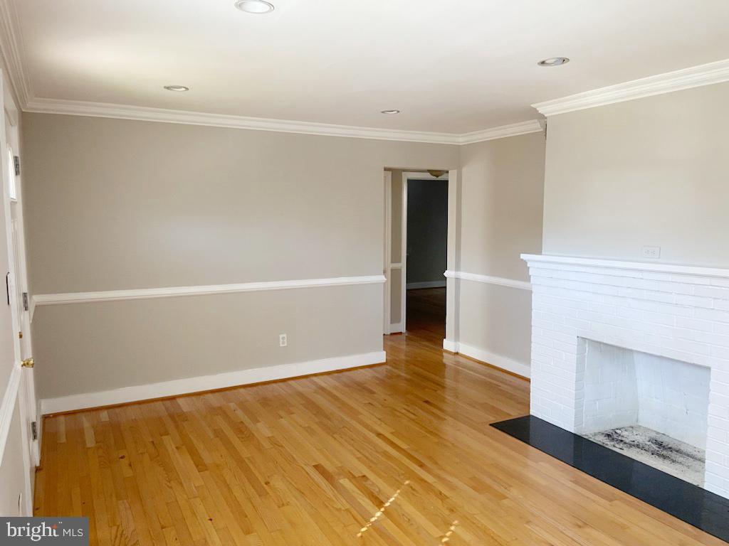 WHEATON  HILLS - Residential