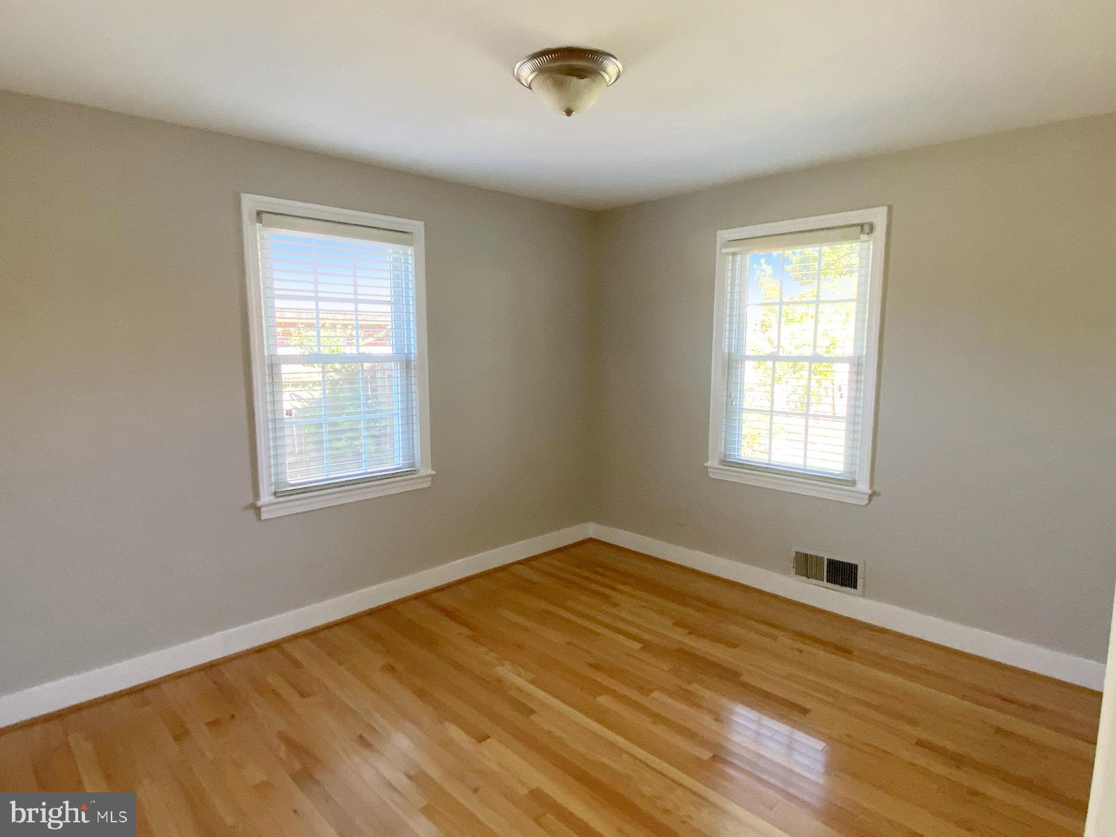 WHEATON  HILLS - Residential