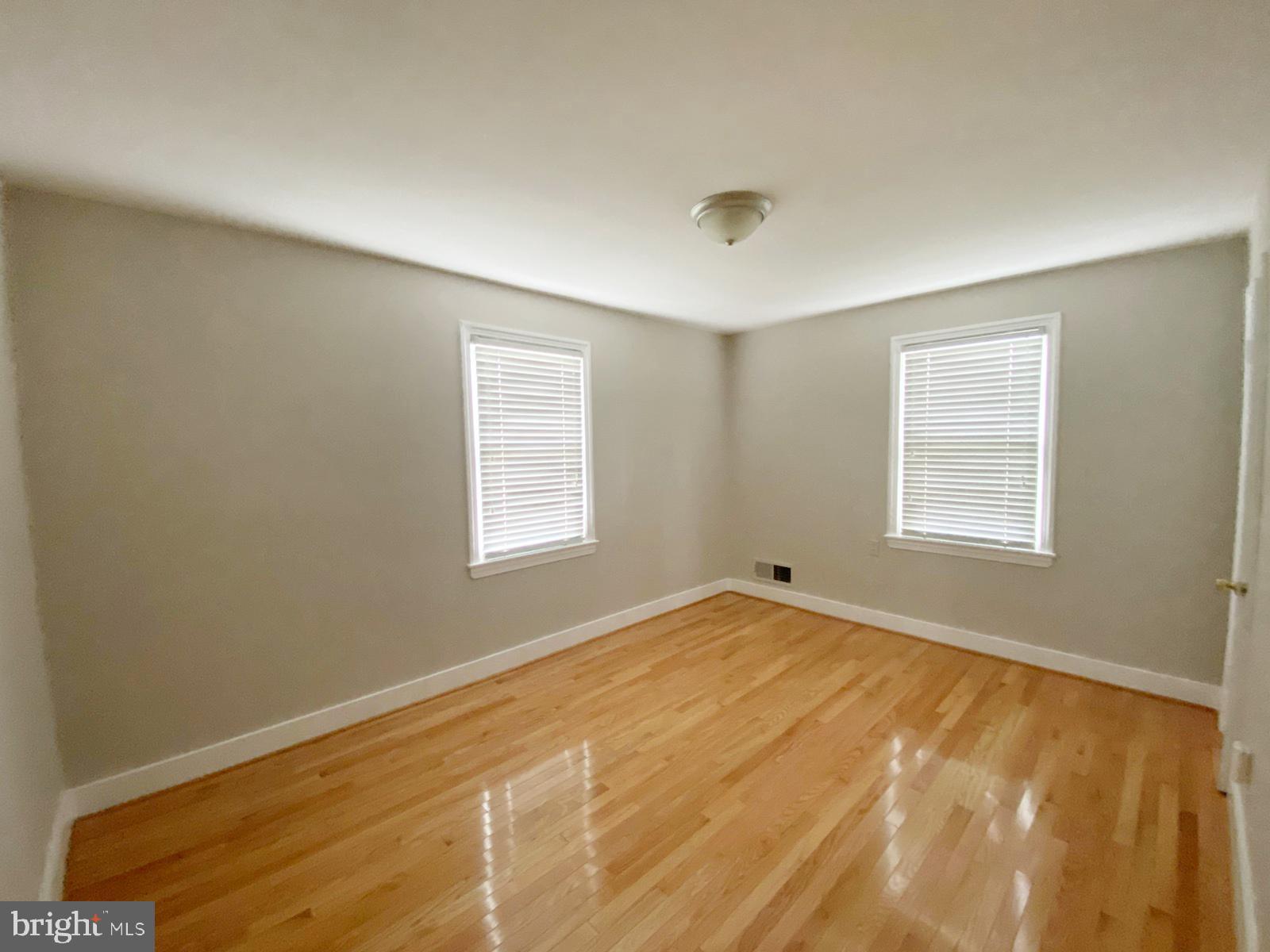 WHEATON  HILLS - Residential