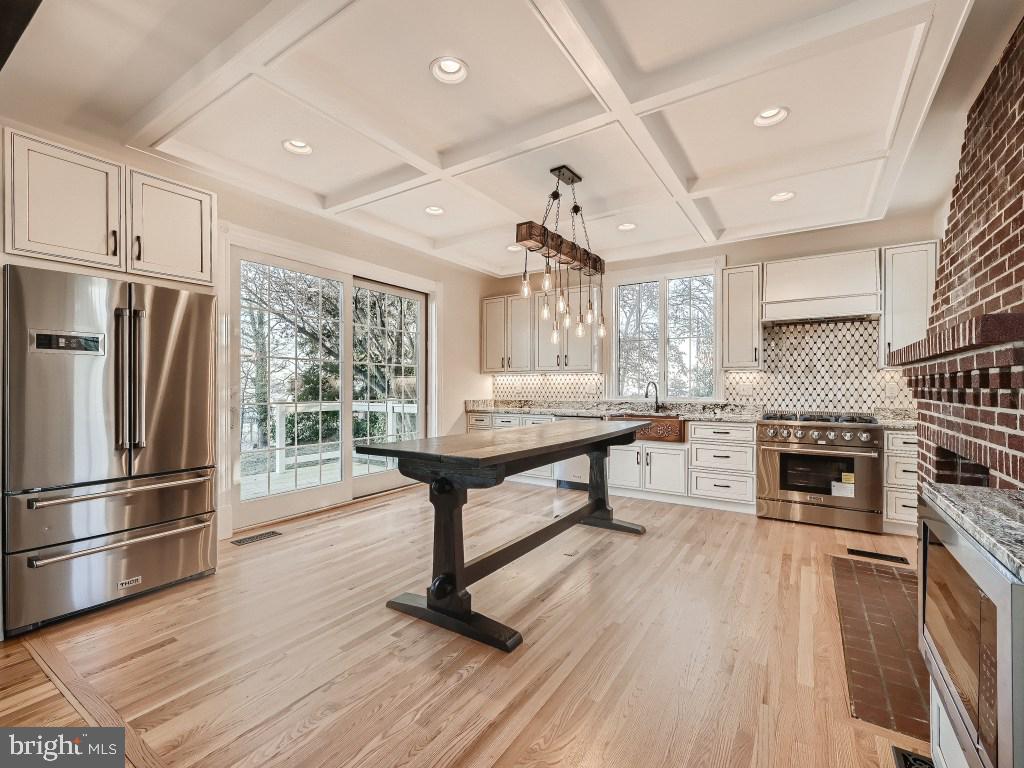 ESSEX - Residential Lease