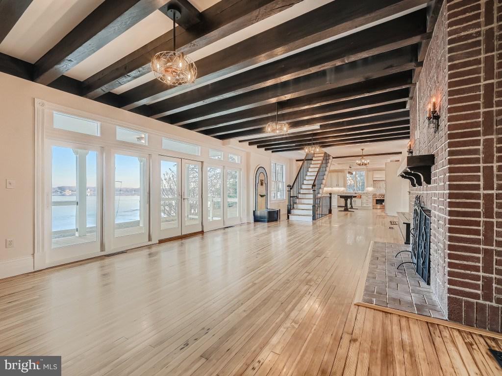 ESSEX - Residential Lease