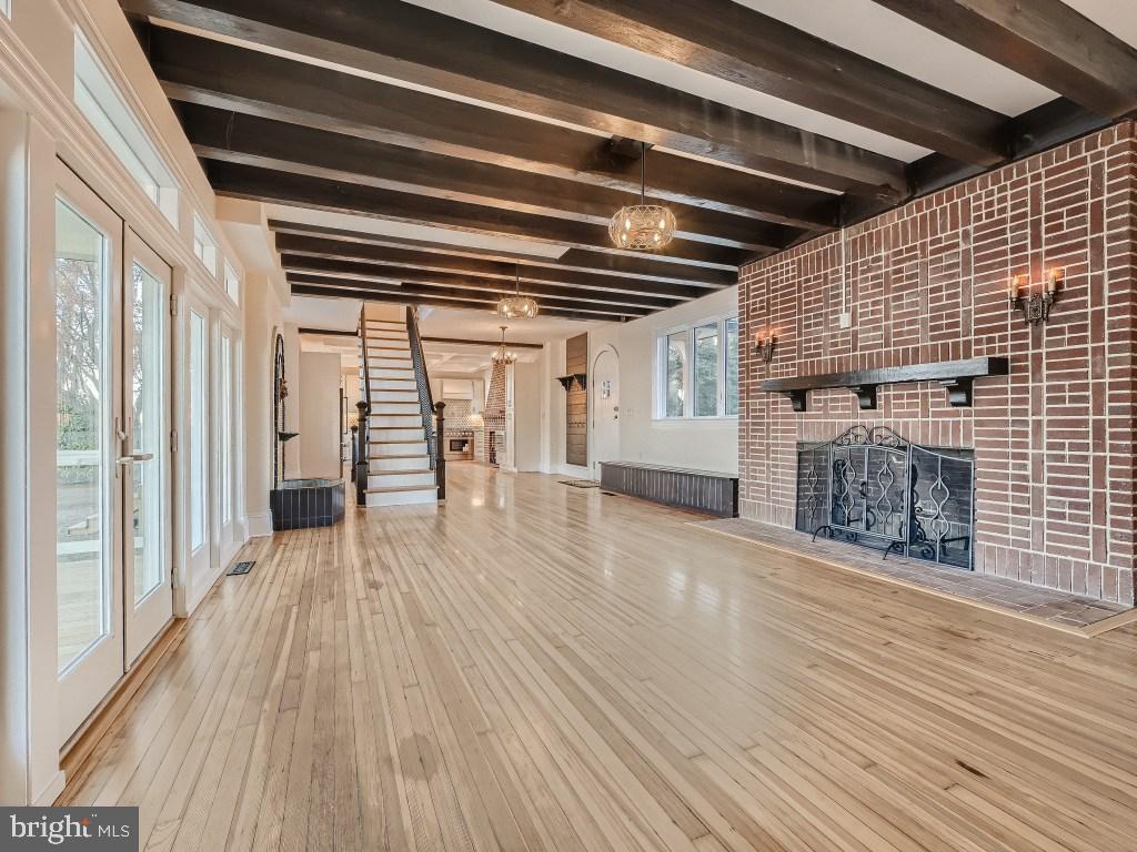 ESSEX - Residential Lease