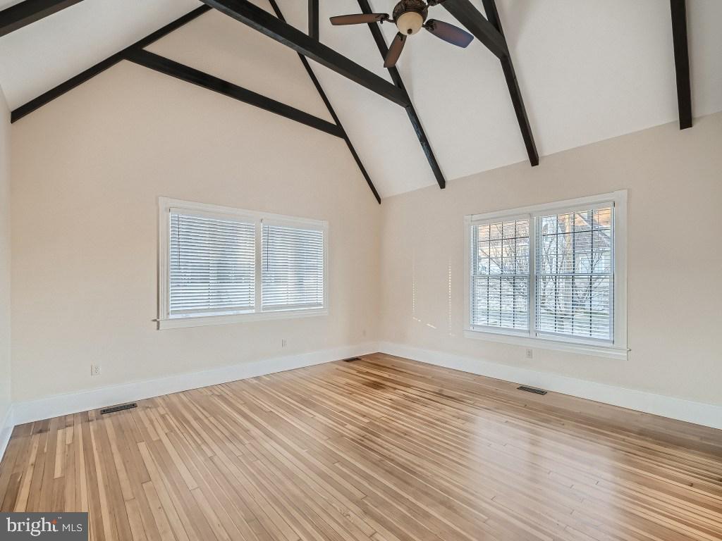 ESSEX - Residential Lease