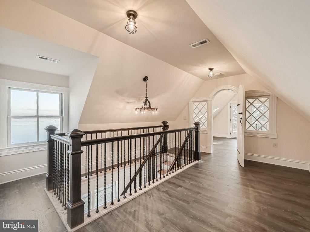 ESSEX - Residential Lease