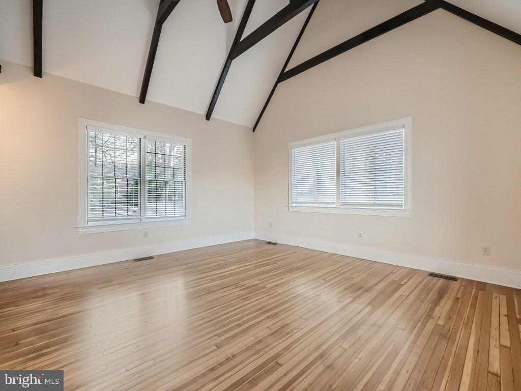 ESSEX - Residential Lease