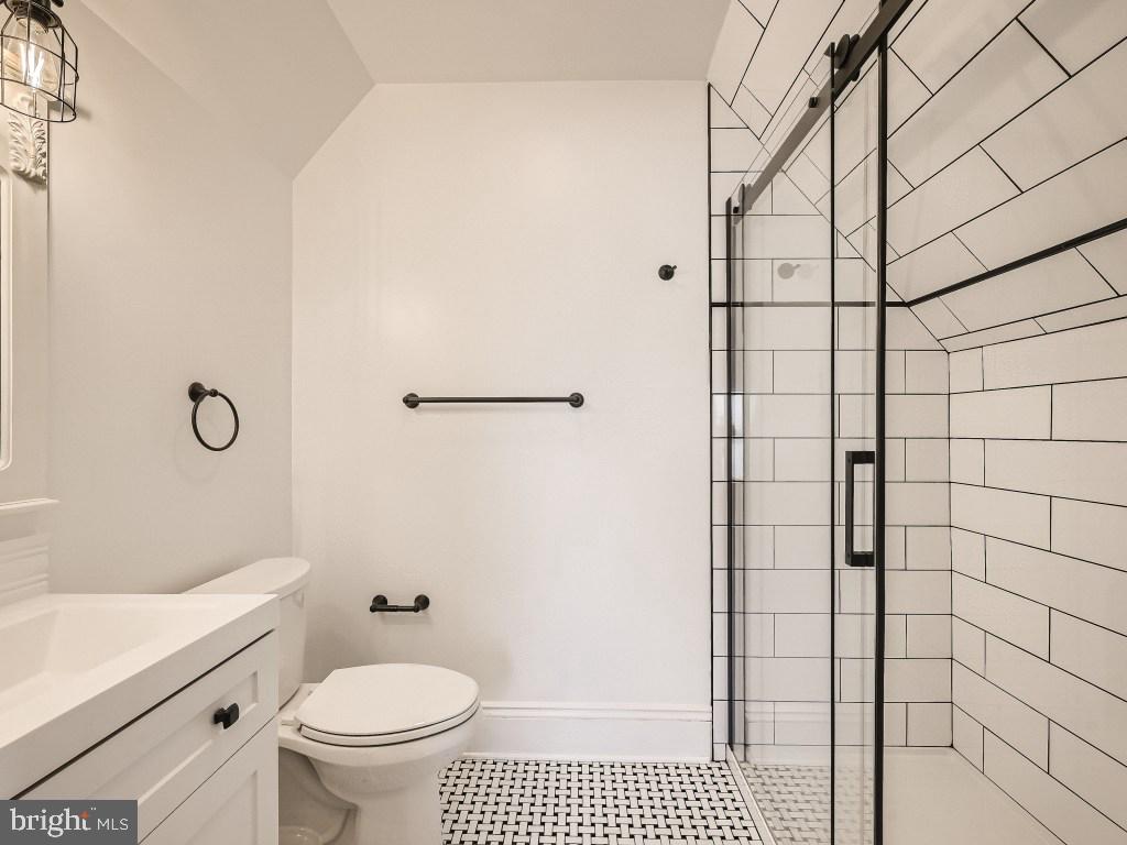 ESSEX - Residential Lease