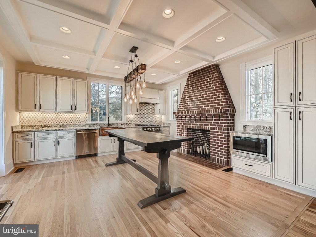 ESSEX - Residential Lease