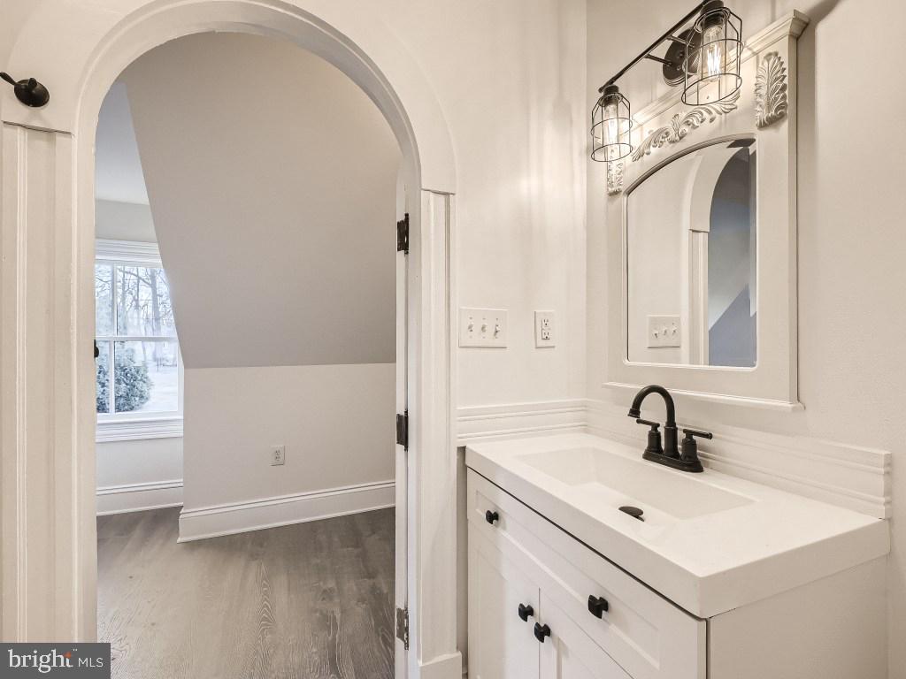 ESSEX - Residential Lease