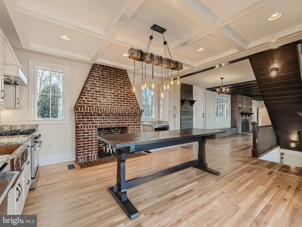 ESSEX - Residential Lease