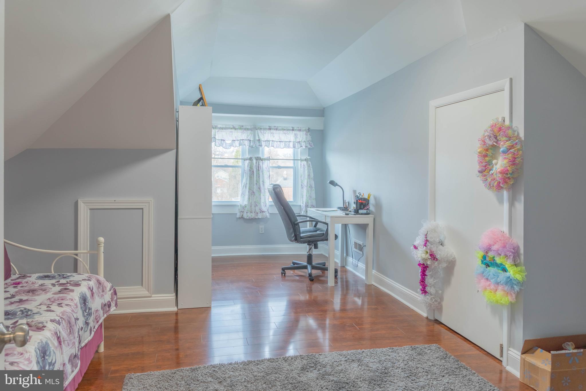 ROSEDALE - Residential