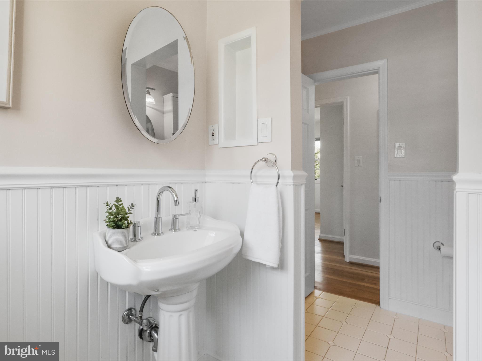 SLEEPY HOLLOW MANOR - Residential