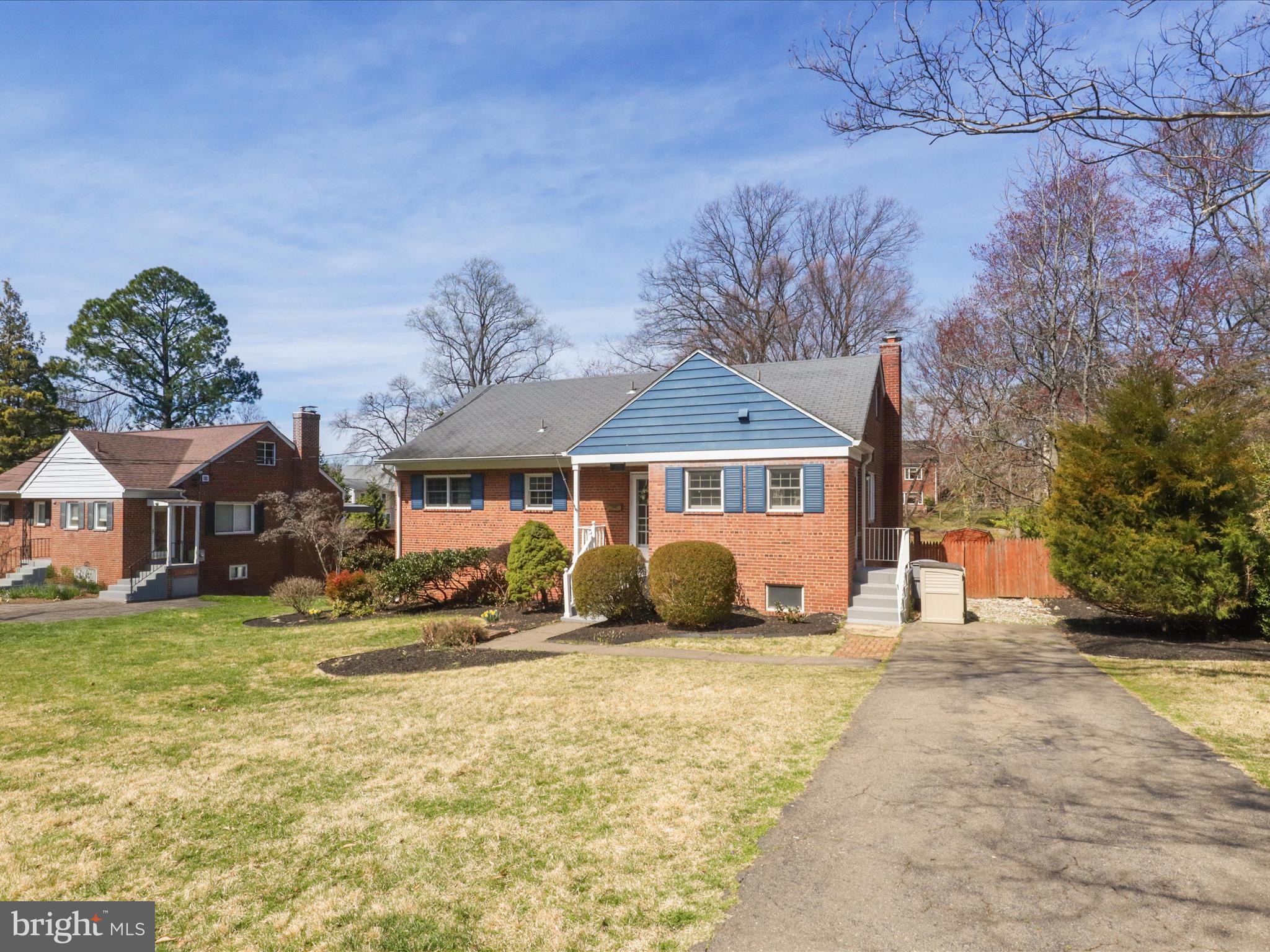 SLEEPY HOLLOW MANOR - Residential